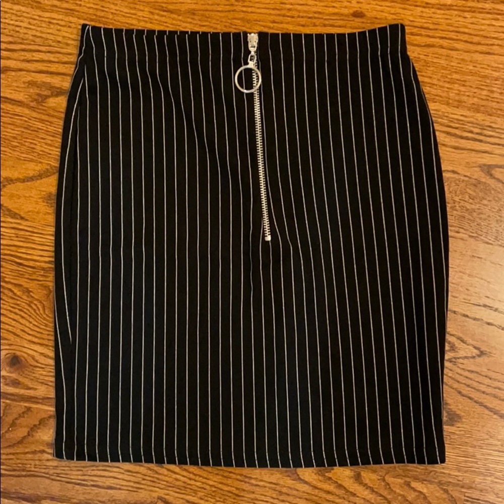 Pretty Little Thing pencil skirt